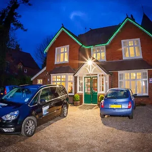 Gatwick Turret 3*, Horley Regno Unito