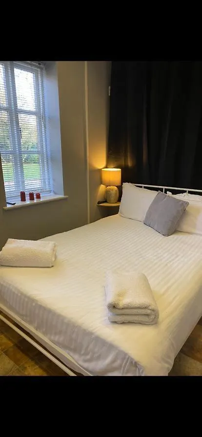 Stansted Airport Guest Rooms Hallingbury Guest house